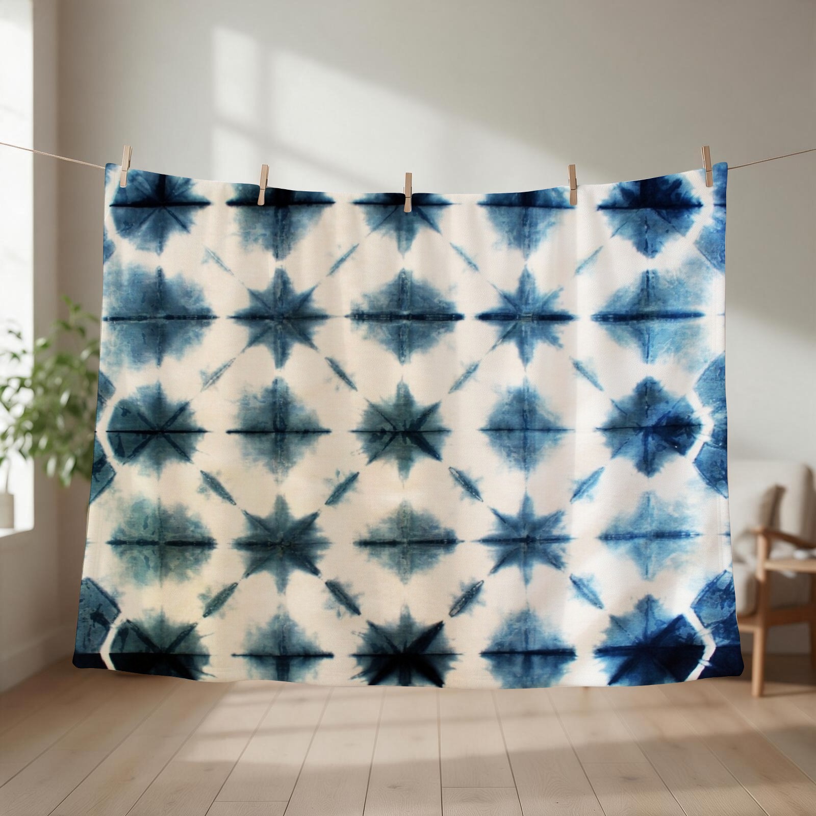 Shibori Tie Dye - 絞り染め、藍染めのブランケット。ソファに敷いて暖かく、柔らかく、ふわふわとした肌触りで、ピクニックや屋外での使用にも最適。